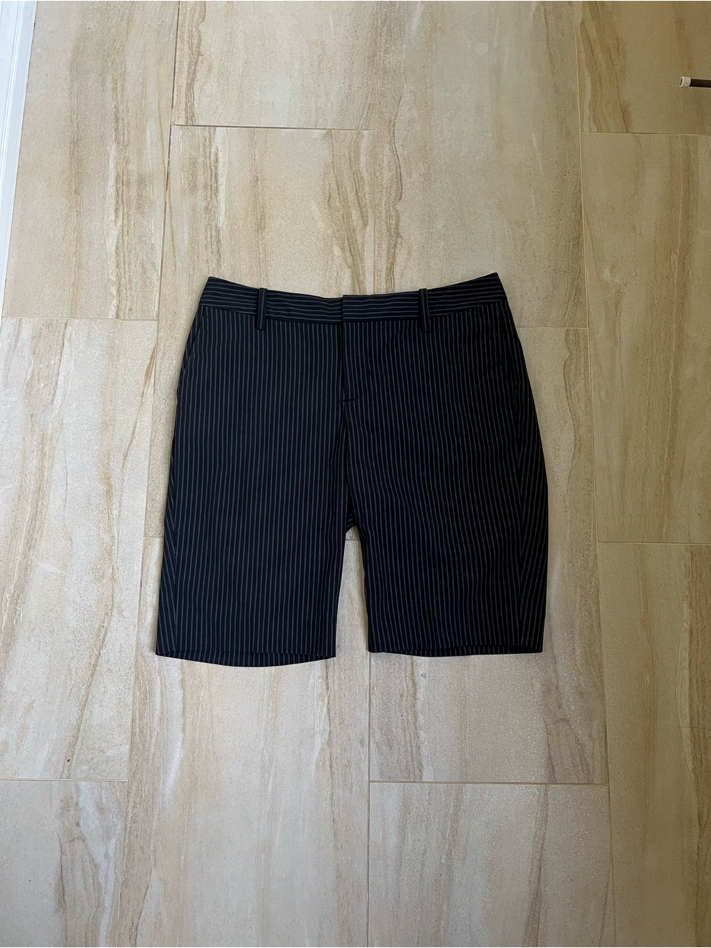 GAP Black Pinstripe Capri Bermuda Shorts Y2K